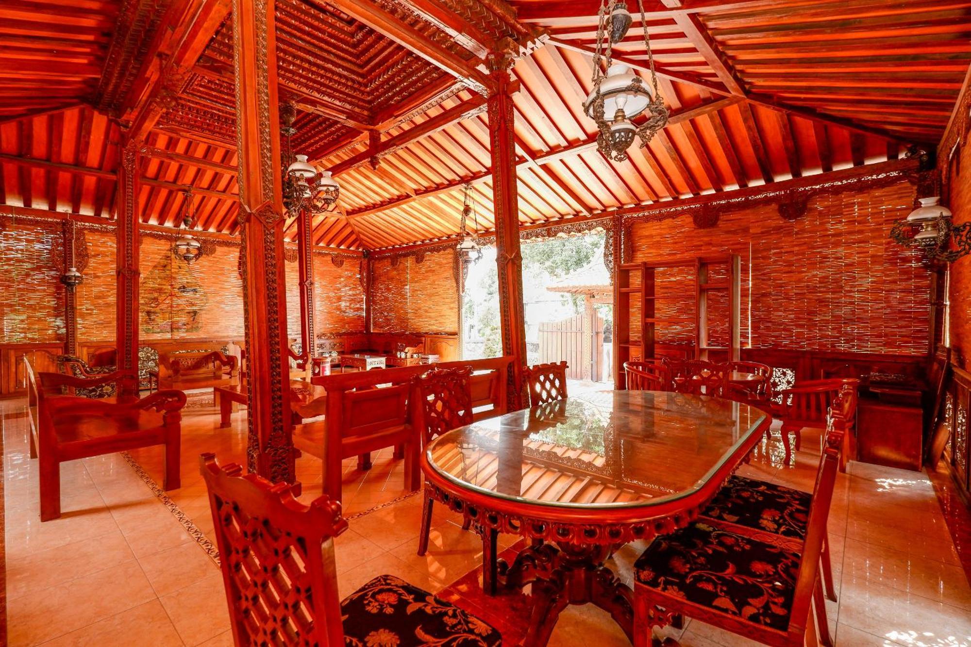 Oyo 2327 Pagsis Village Klaten Exterior photo